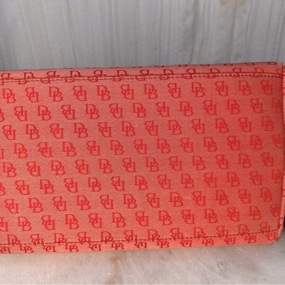 Dooney & Bourke Red Stitched/Leather Detailed Hand Bag - Picture 4 of 9